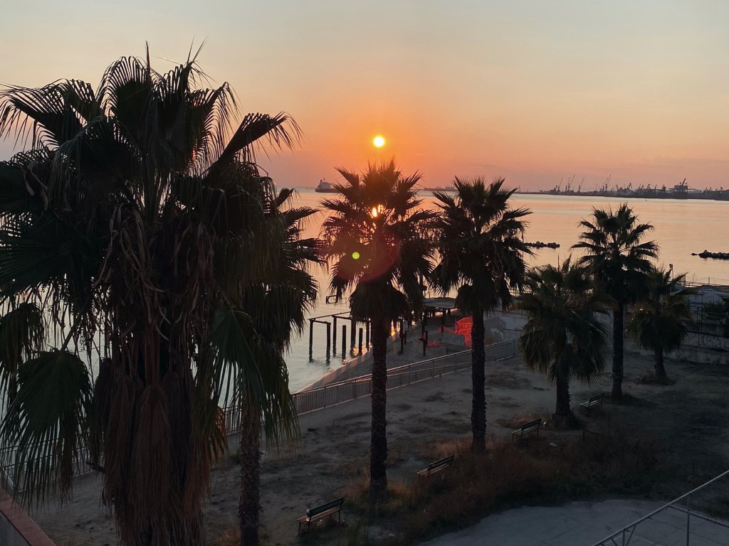 vista dal lungomare vittorio emanuele iii