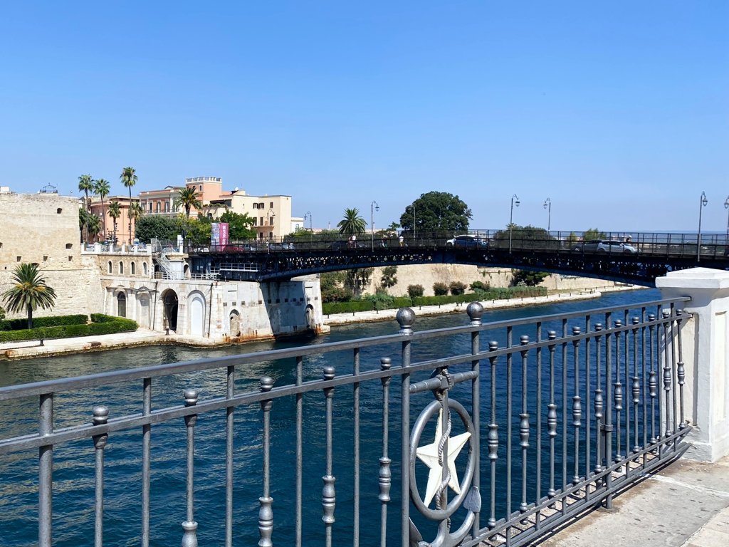 ponte girevole di taranto